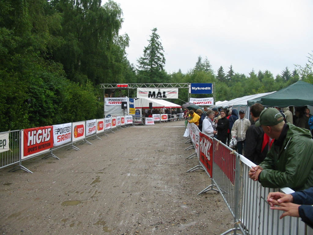 100-0043_IMG